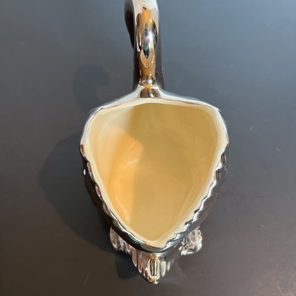 Vintage Weeping Swan with Platinum 22kt Overlay - Picture 5 of 10